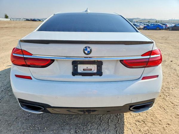 2017 BMW 750