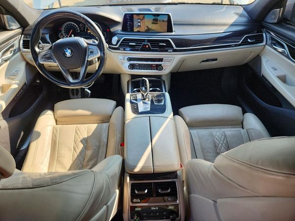 2017 BMW 750