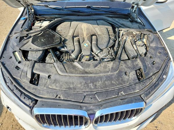 2017 BMW 750