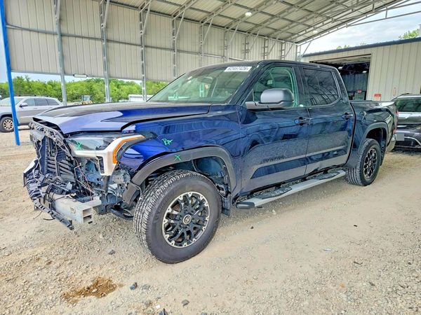 2022 TOYOTA TUNDRA SR5