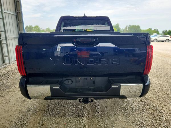 2022 TOYOTA TUNDRA SR5