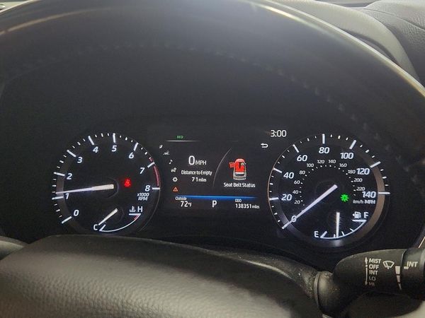 2021 TOYOTA HIGHLANDER XLE Nav