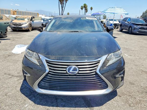 2016 LEXUS ES 300h