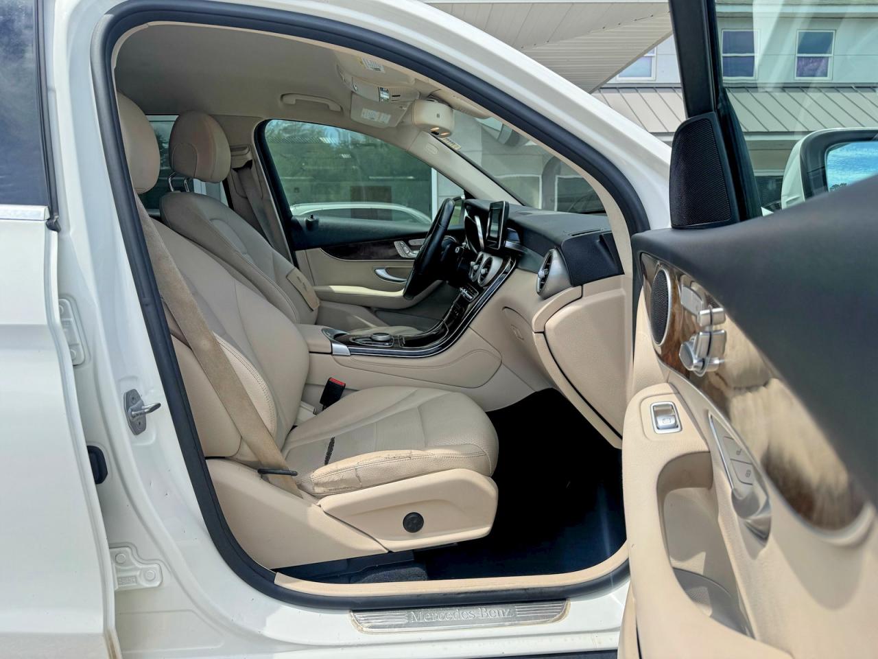 2017 MERCEDES-BENZ GLC GLC300 Base-4M