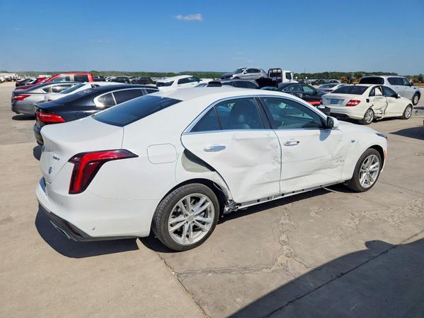 2022 CADILLAC CT4 Luxury+