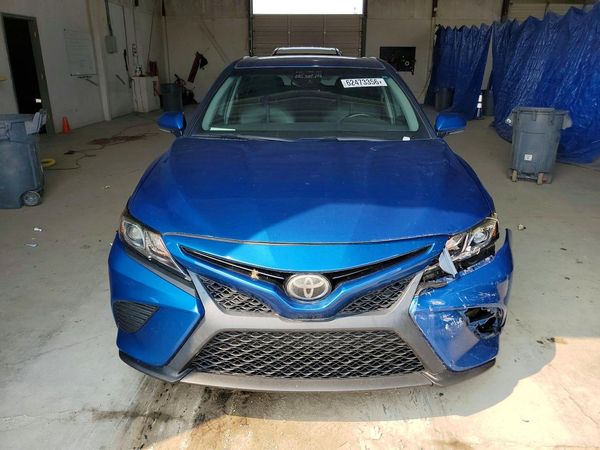 2018 TOYOTA CAMRY