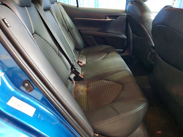 2018 TOYOTA CAMRY
