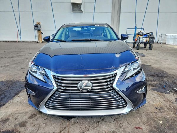 2017 LEXUS ES
