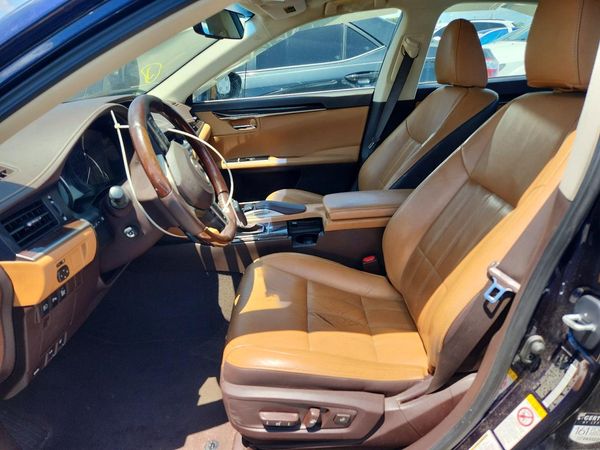 2017 LEXUS ES