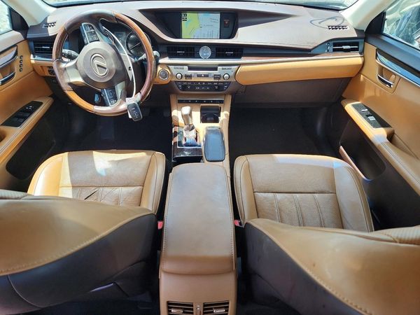 2017 LEXUS ES