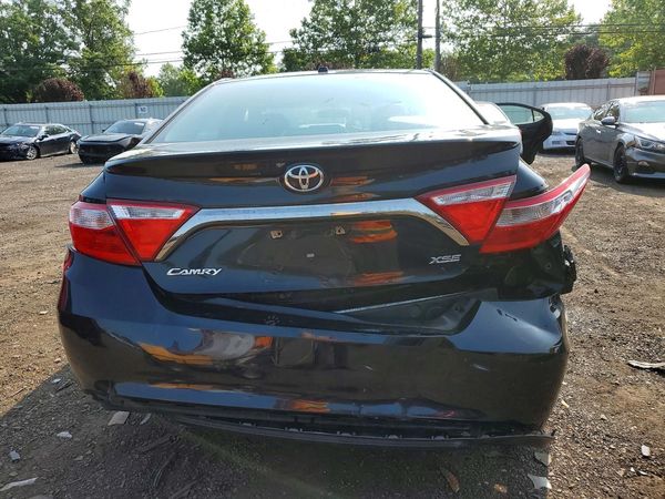 2016 TOYOTA CAMRY