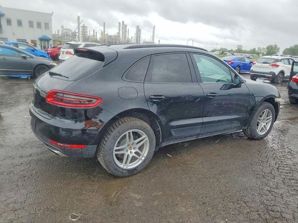 2018 PORSCHE MACAN