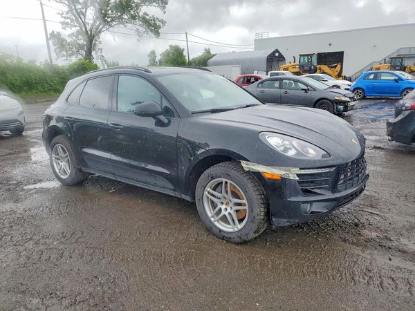 2018 PORSCHE MACAN