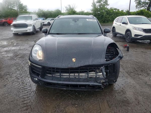 2018 PORSCHE MACAN