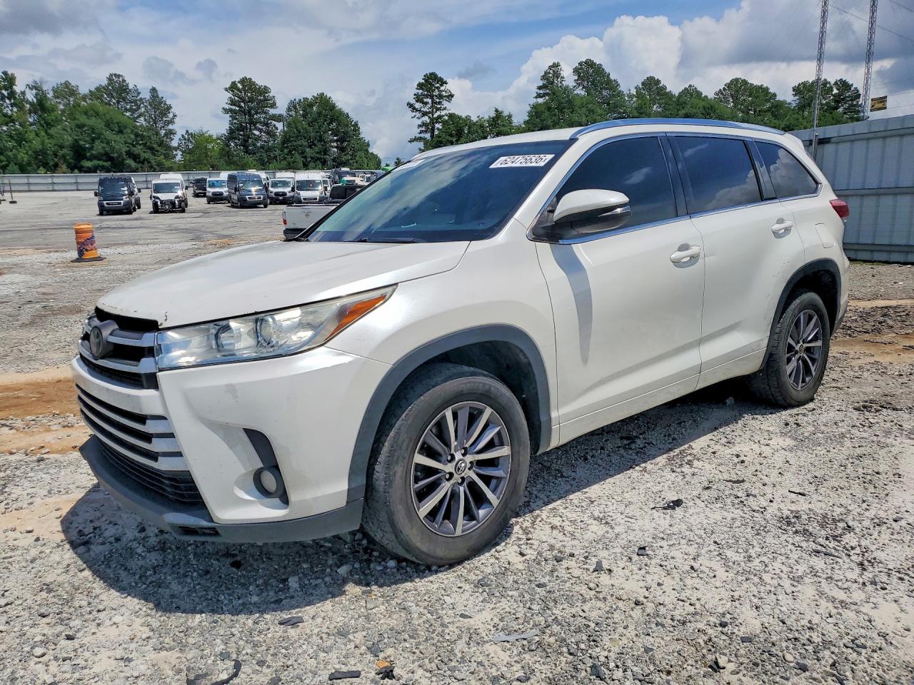 2017 TOYOTA HIGHLANDER SE/XLE