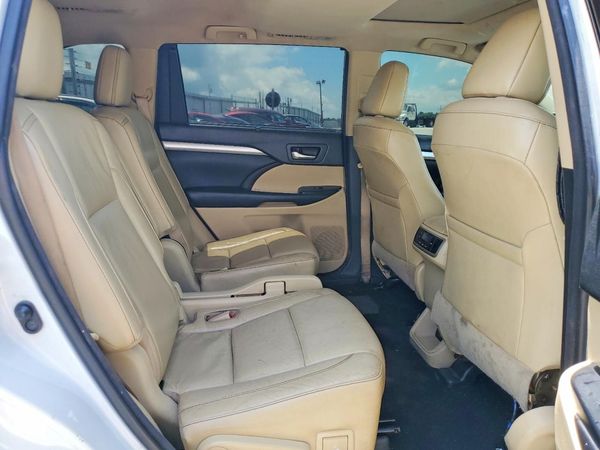 2017 TOYOTA HIGHLANDER SE/XLE
