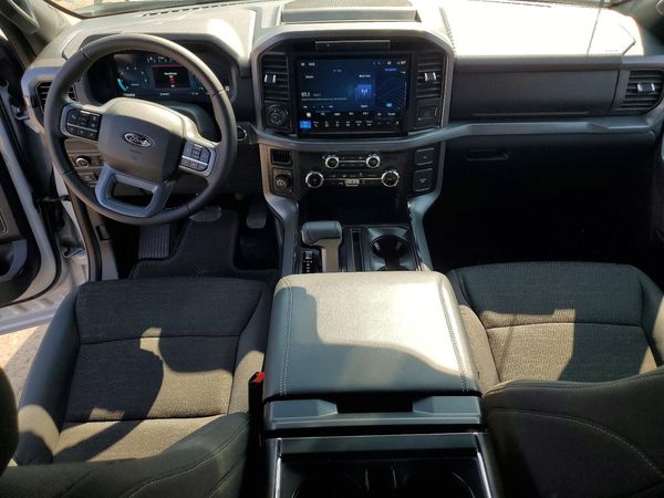 2025 FORD F150 XLT