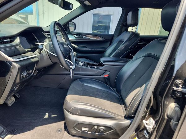 2021 JEEP GRAND CHEROKEE L LAREDO 4X4