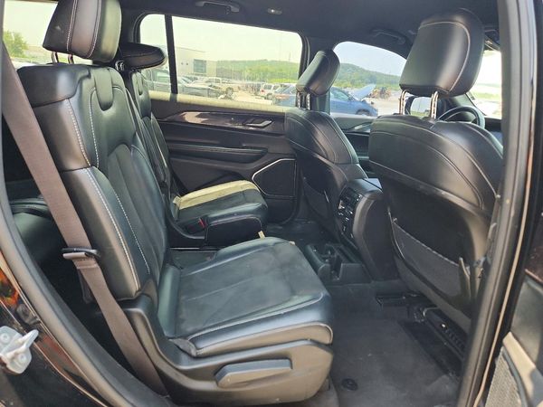 2021 JEEP GRAND CHEROKEE L LAREDO 4X4