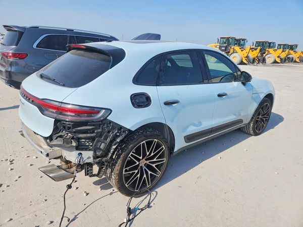 2025 PORSCHE MACAN