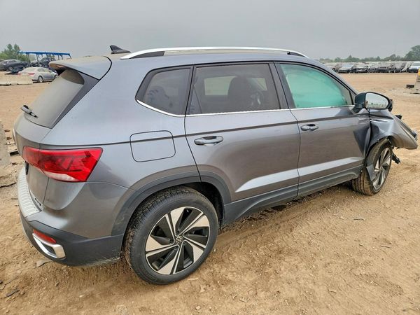 2024 VOLKSWAGEN TAOS 4Motion SE
