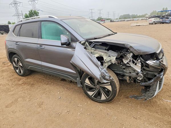 2024 VOLKSWAGEN TAOS 4Motion SE