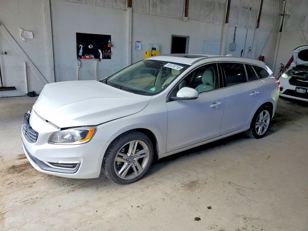 2015 VOLVO V60 Premier (non R design)