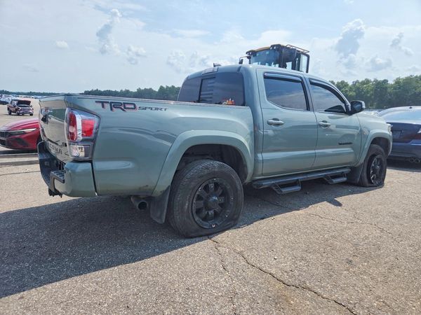 2022 TOYOTA TACOMA SR5
