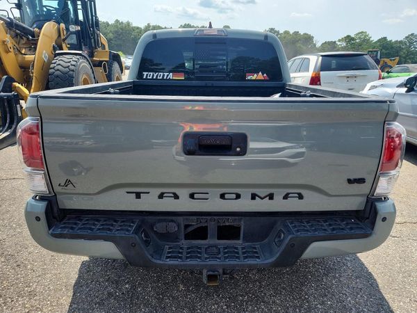 2022 TOYOTA TACOMA SR5