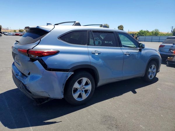 2020 TOYOTA HIGHLANDER LE