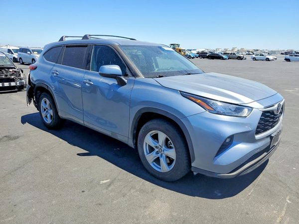 2020 TOYOTA HIGHLANDER LE