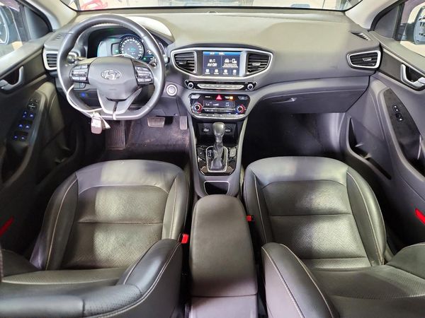 2018 HYUNDAI IONIQ Limited (HEV)