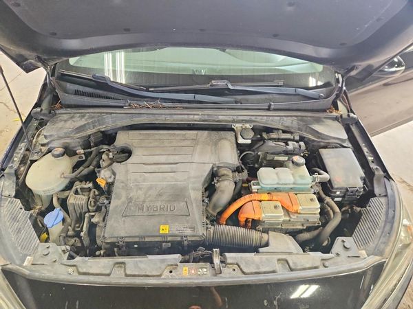2018 HYUNDAI IONIQ Limited (HEV)