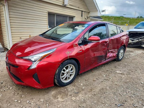 2016 TOYOTA PRIUS