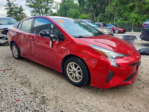 2016 TOYOTA PRIUS
