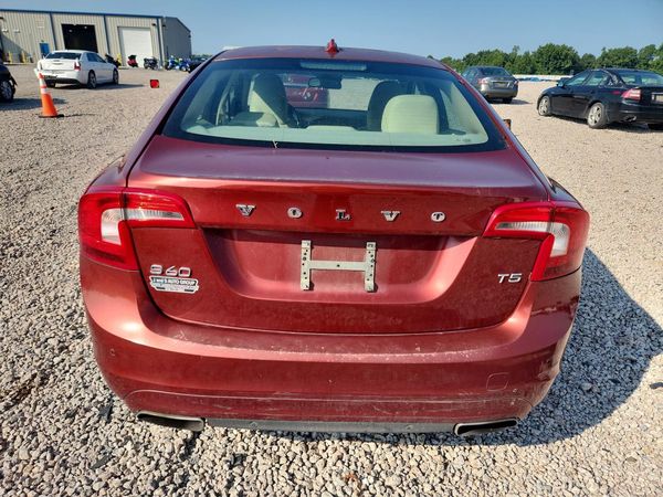 2014 VOLVO S60