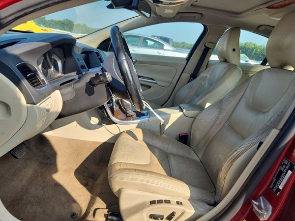 2014 VOLVO S60