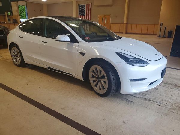 2021 TESLA MODEL 3