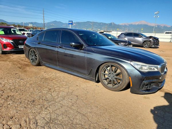 2017 BMW 750