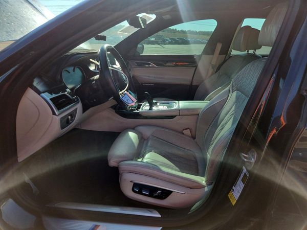 2017 BMW 750