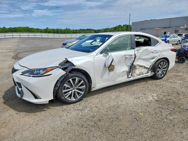 2019 LEXUS ES