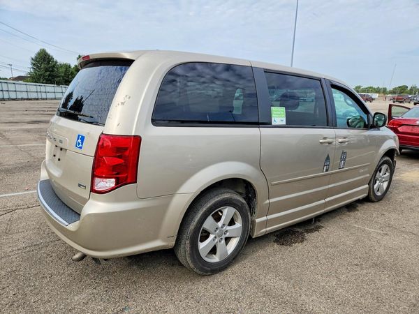 2013 DODGE GRAND CARAVAN SE