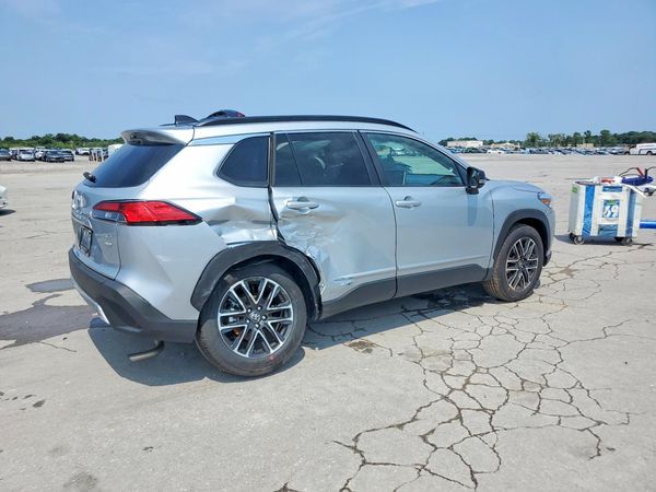 2026 TOYOTA COROLLA CROSS XLE