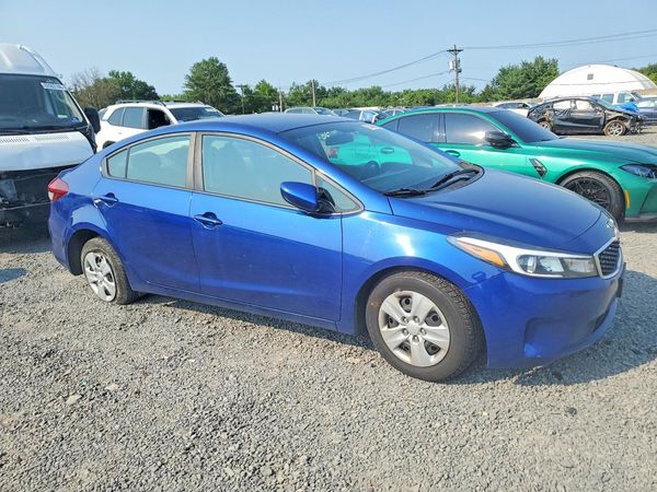2017 KIA FORTE LX Base