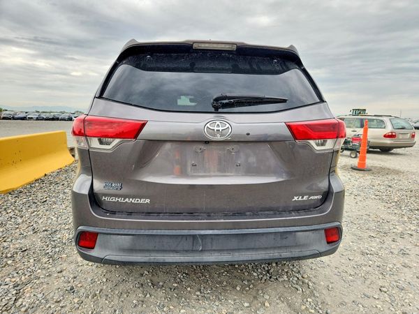 2017 TOYOTA HIGHLANDER SE/XLE