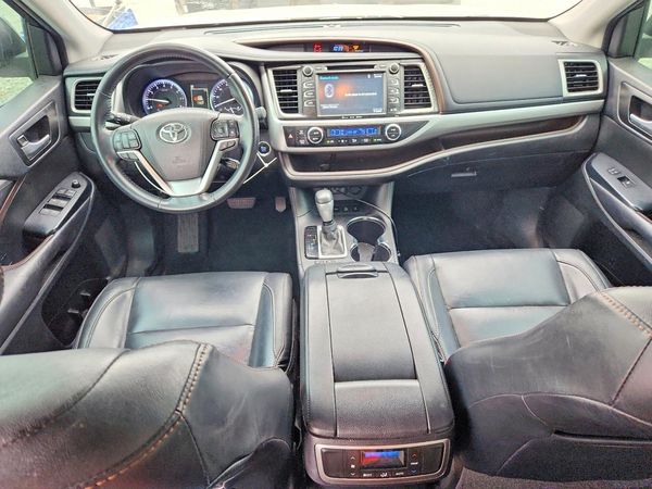 2017 TOYOTA HIGHLANDER SE/XLE