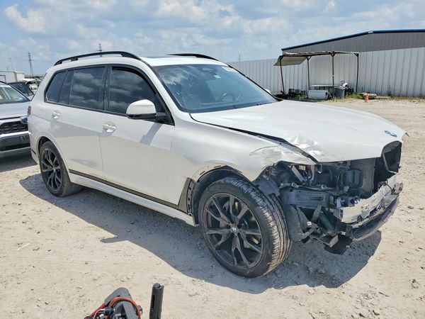 2024 BMW X7
