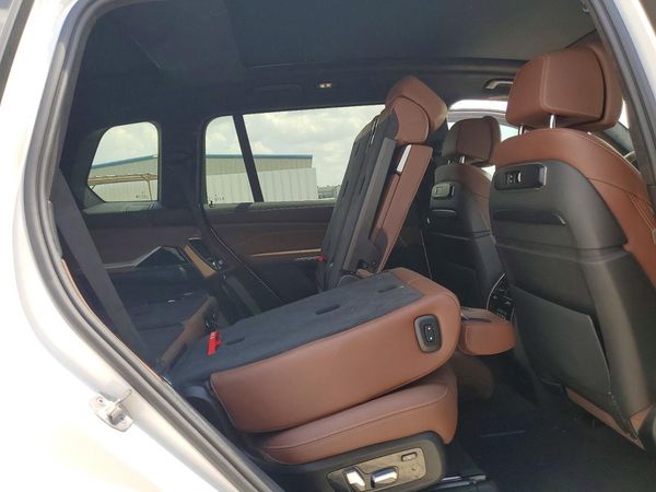 2024 BMW X7