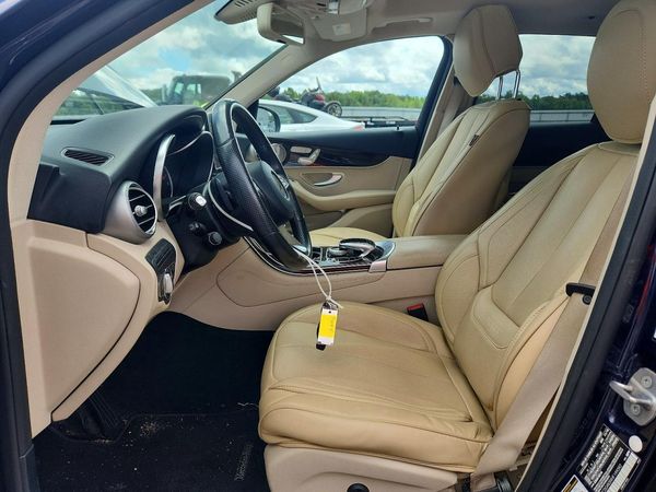 2017 MERCEDES-BENZ GLC GLC300 Base-4M