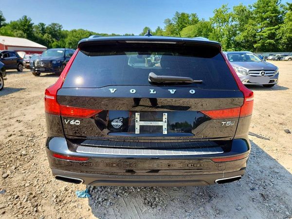 2022 VOLVO V60 CROSS COUNTRY Momentum (excl S60)